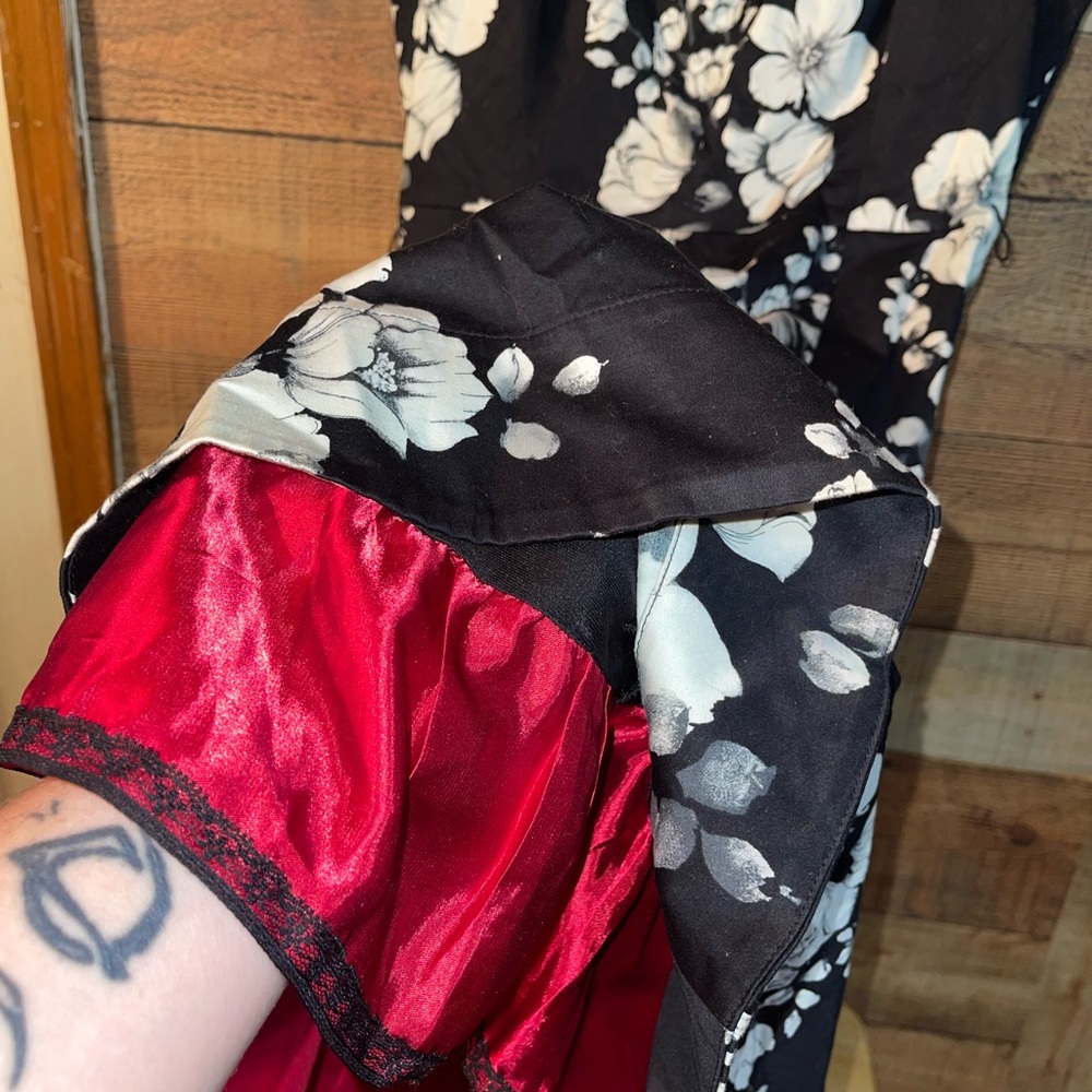 Floral Black and White Dress-Size 12 - Picture 6 of 10